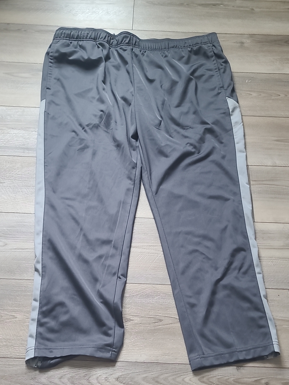 Xersion Gray Jogger Pants with Light Gray Side Stripes. BB 47